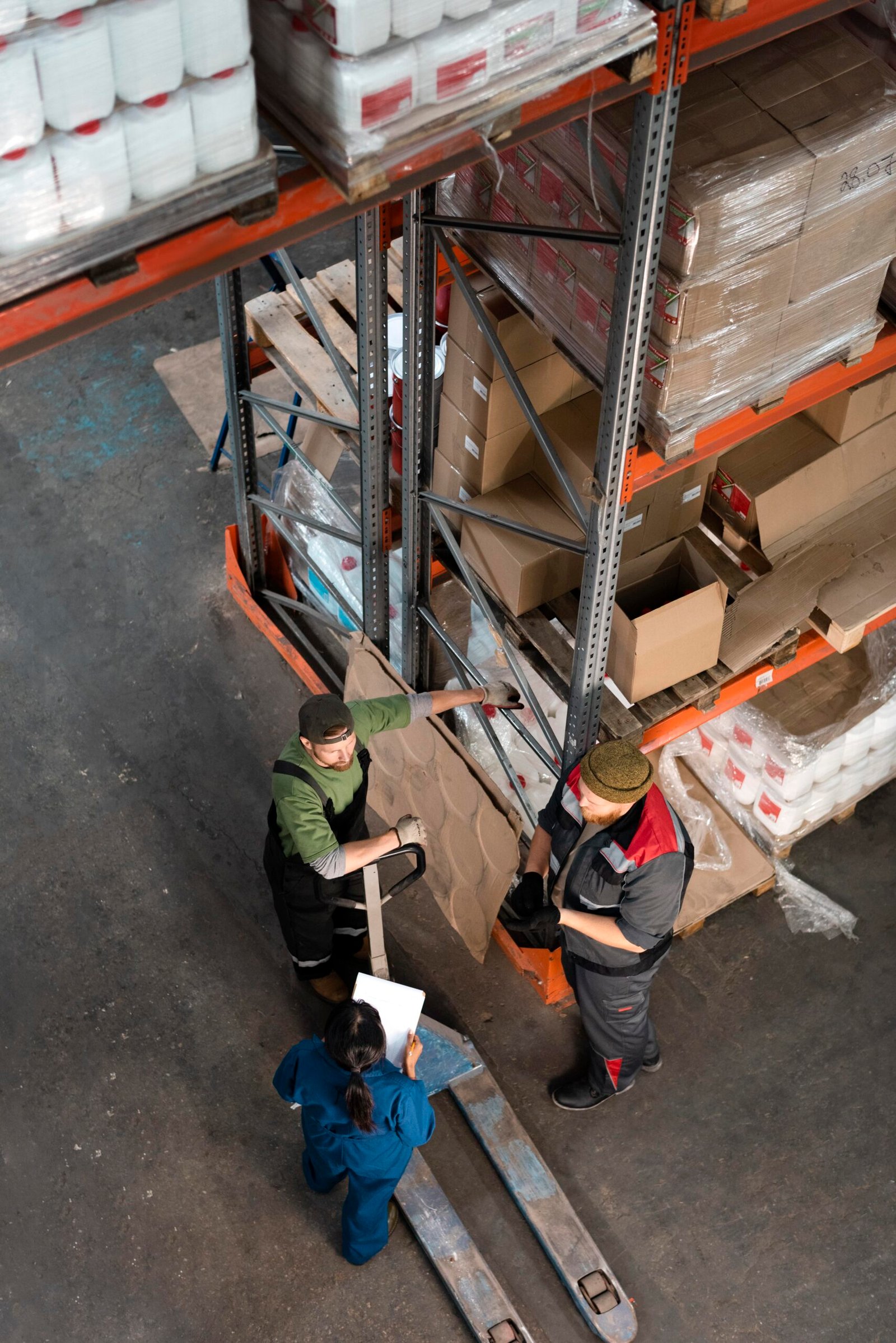 people-working-together-warehouse