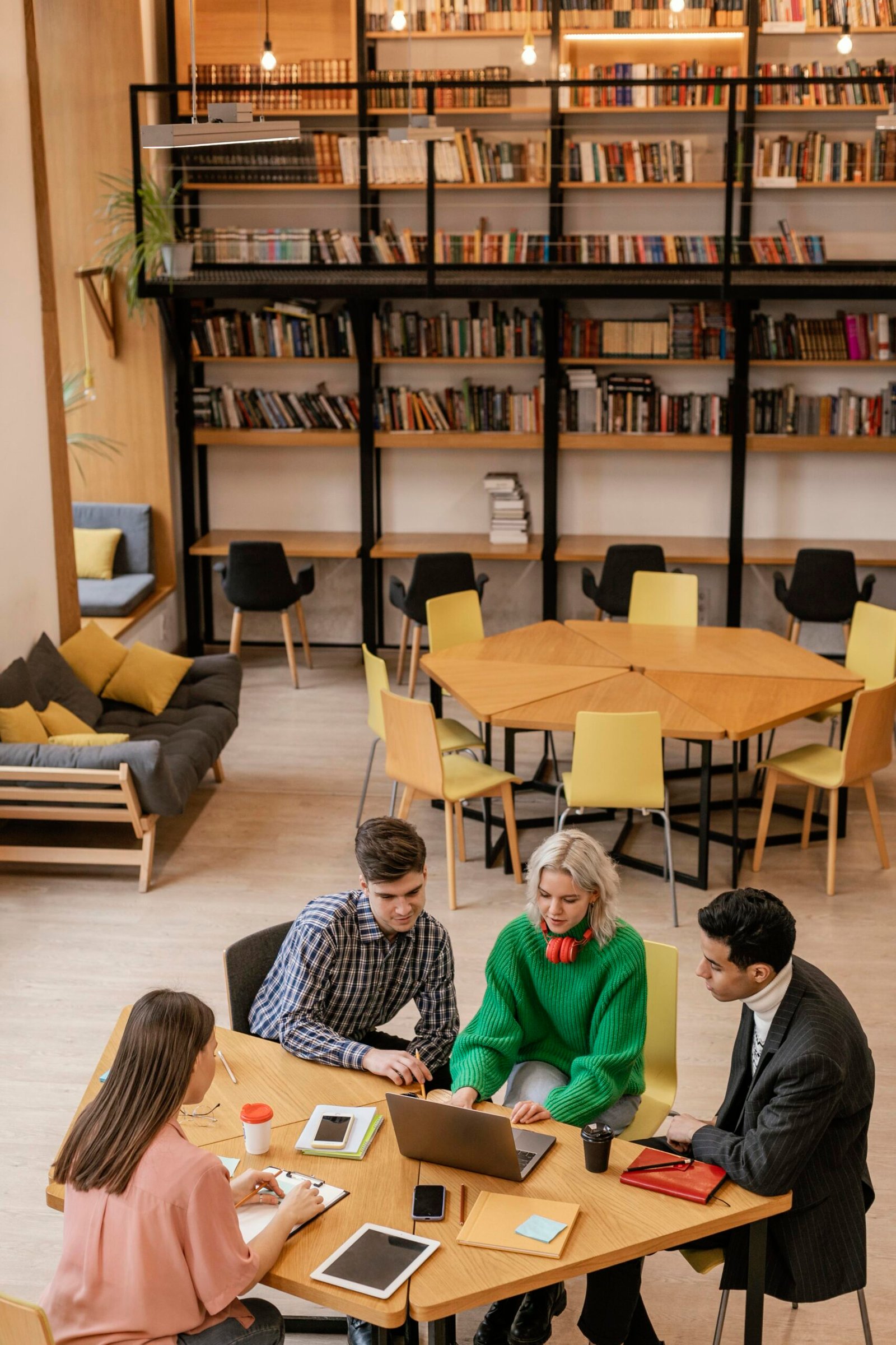 team-meeting-startups